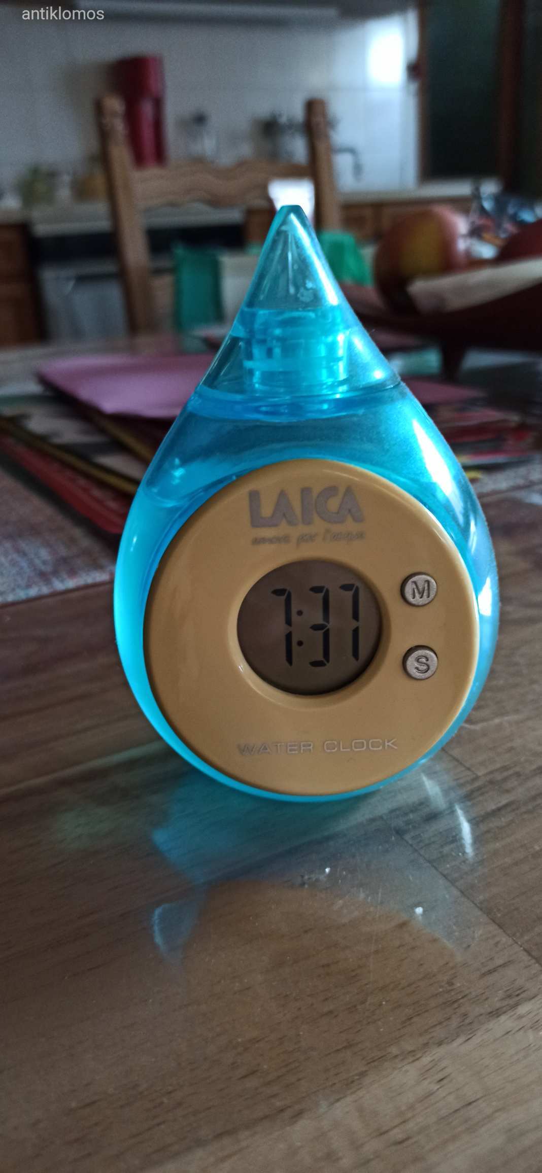 Vízzel működő óra