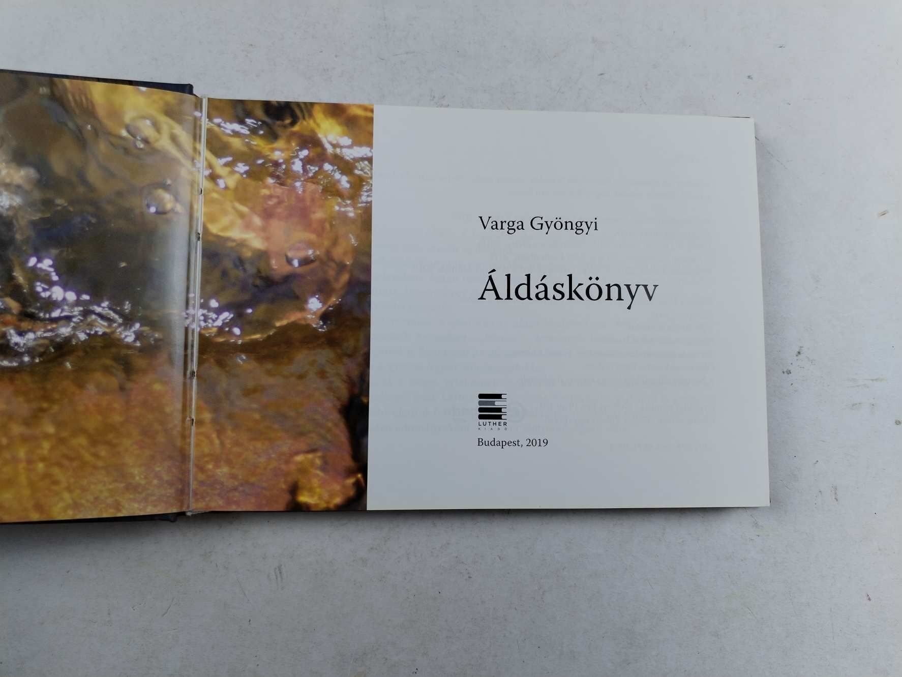 Varga Gyöngyi: Áldáskönyv (*67)