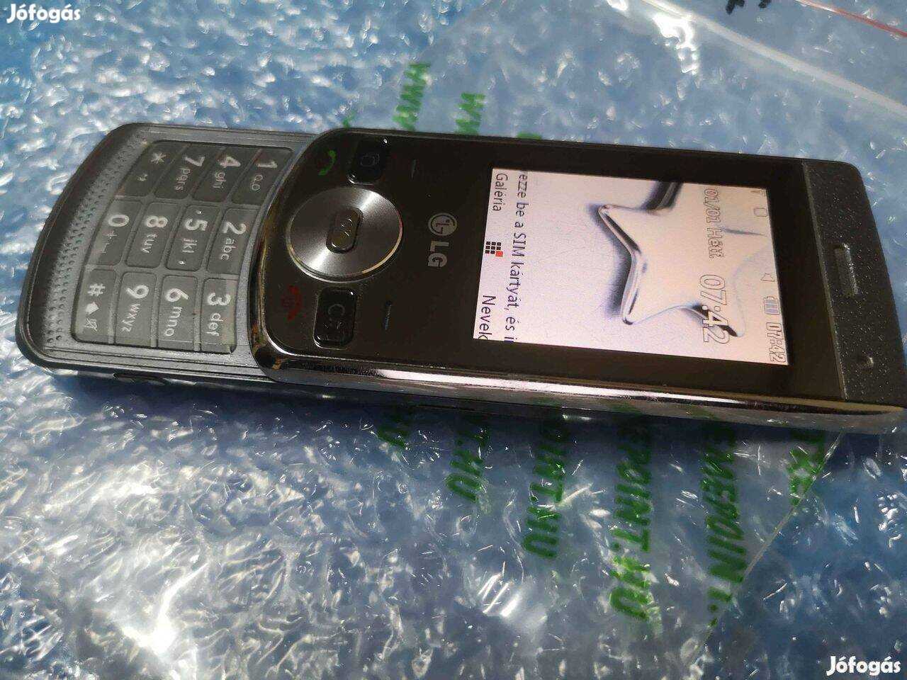 LG 330 Fóliás