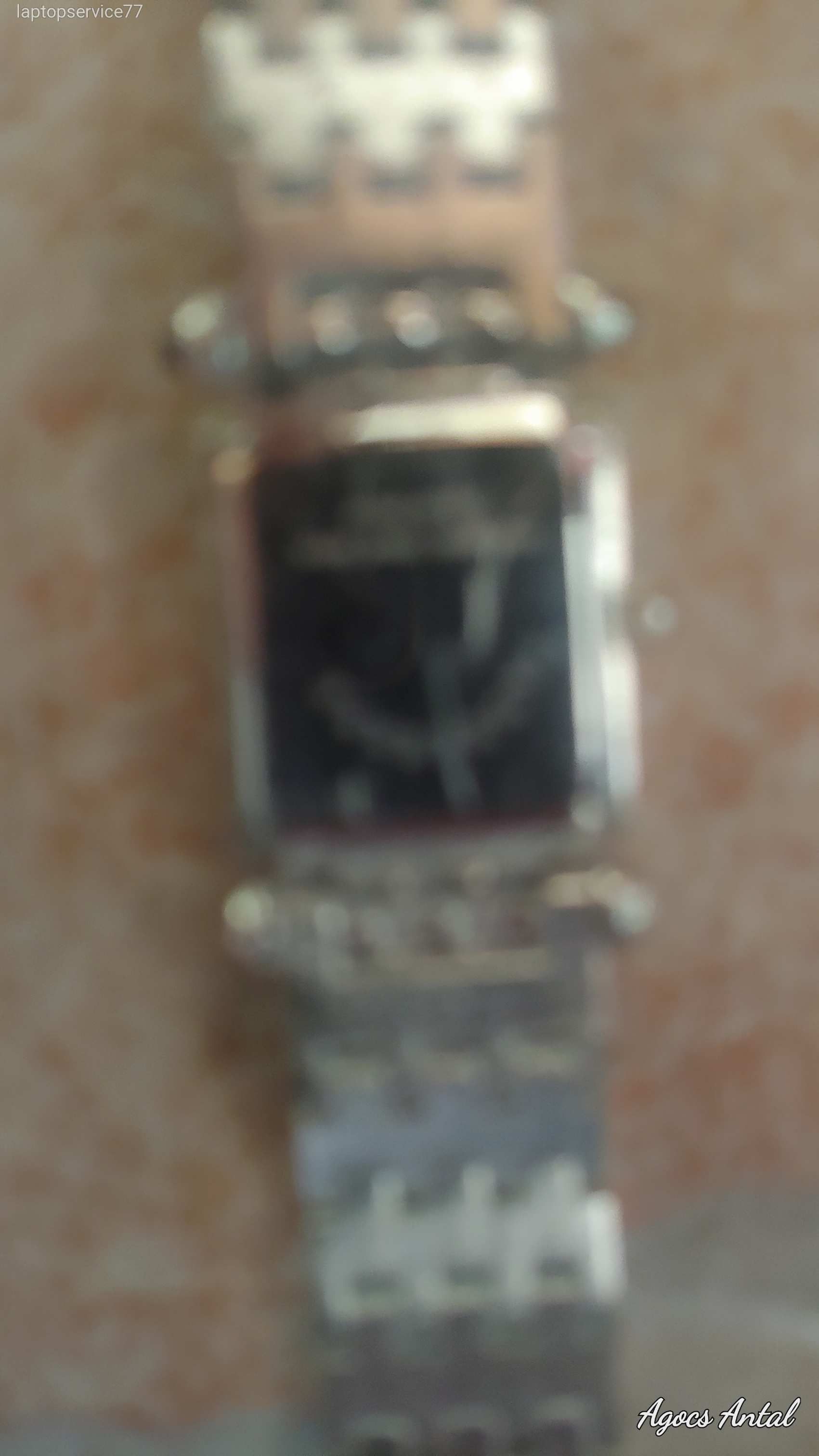 QUARTZ NÖI STRASSZOS KARÓRA