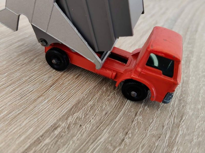 Matchbox Lesney 7 refuse truck