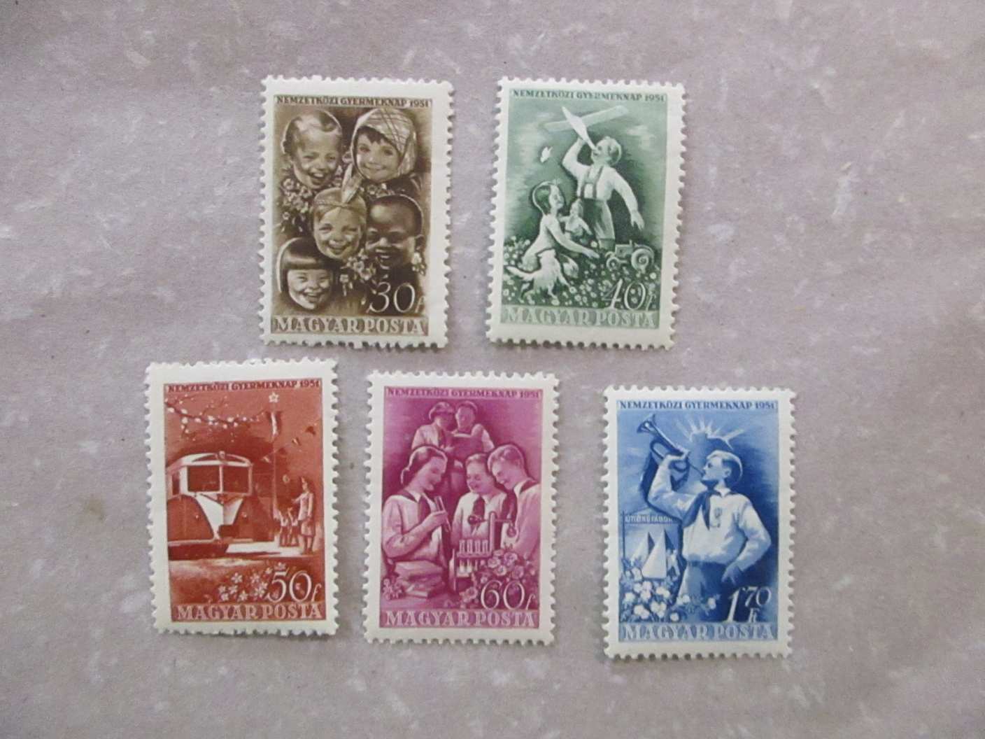 1951.   Gyermek**
