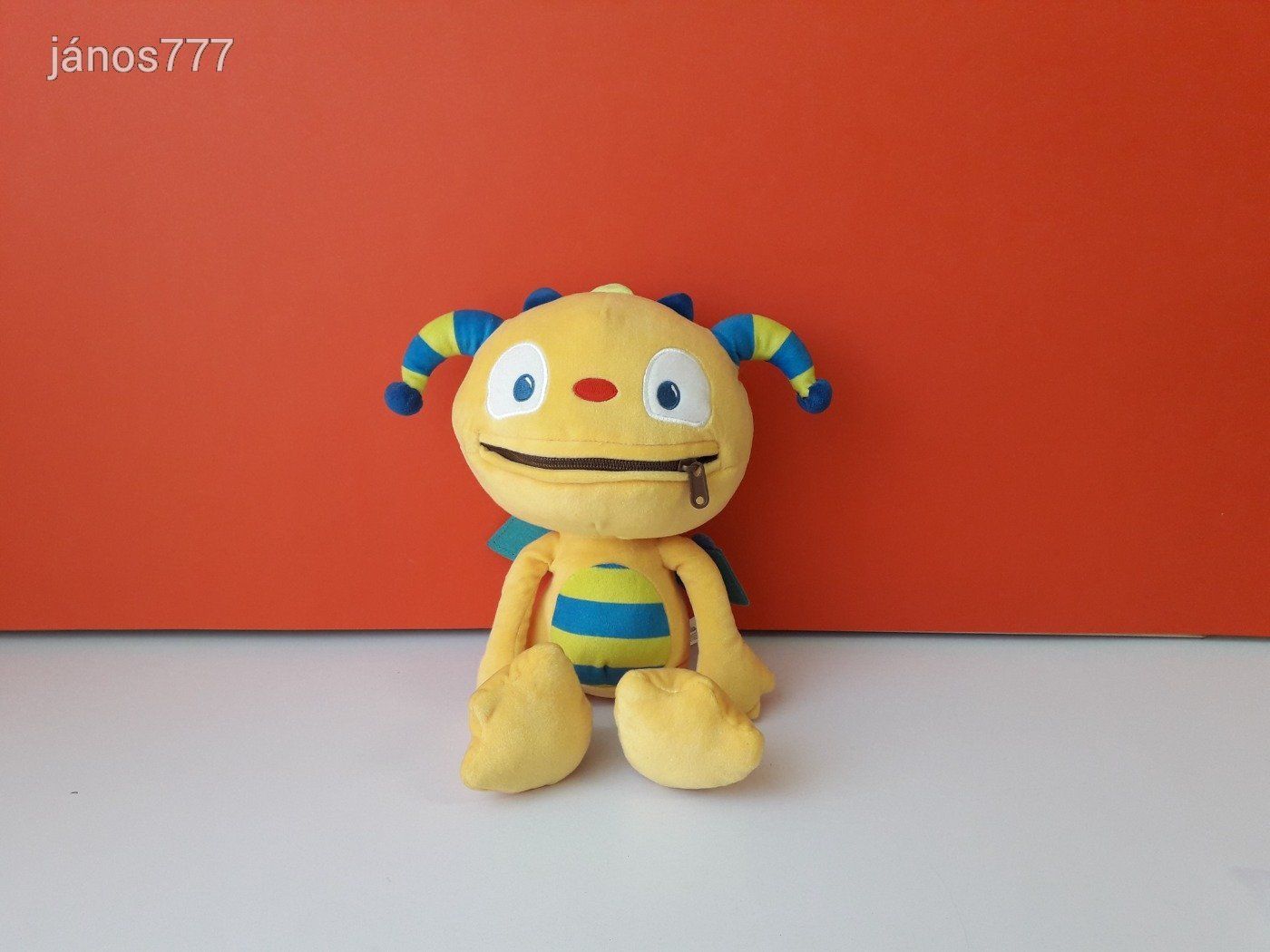 Eredeti Henry Hugglemonster Ölelörny Henry 32 cm-es plüss mese kabala ...